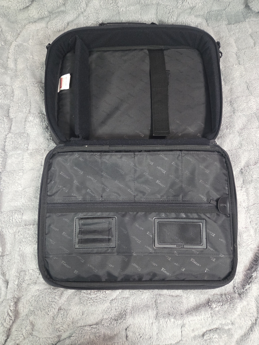 Targus Black Laptop Bag with Red Stitching - Picture 6 of 10